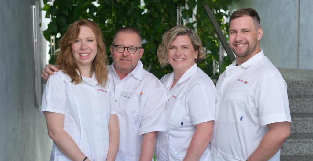 Ärzteteam bei Gynem: Dr. Kristýna Frühaufová, Dr. Jan Voboril, Dr. Alena Wasiková und Dr. Radek Čabela